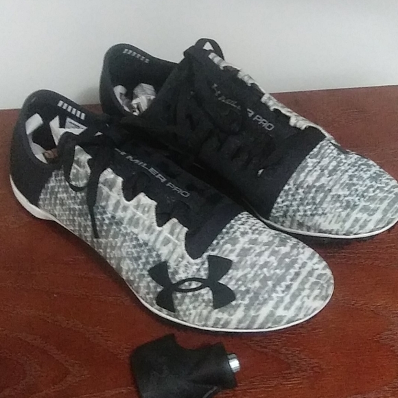 NEW Under Armor Run Fast - Picture 3 of 12